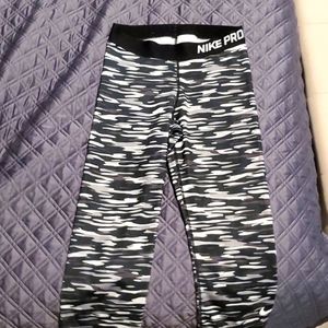 Nike Pro Capri